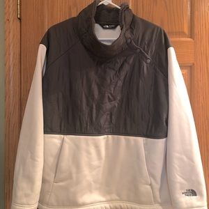 North Face XL Quilted and Sweatshirt pullover top with snaps